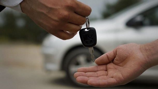 پرداخت مالیات نقل و انتقال خودرو به عهده کیست